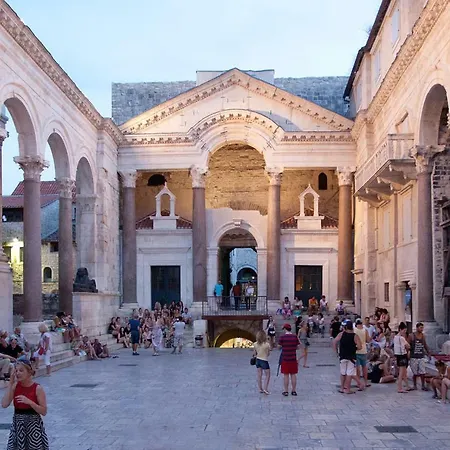 Mary 스플리트
