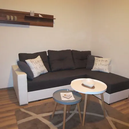 Mary Apartment Split